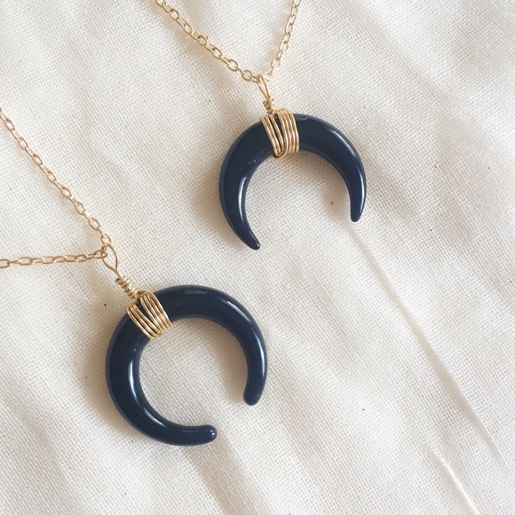 ebony double horn necklace - Picture 3 of 3